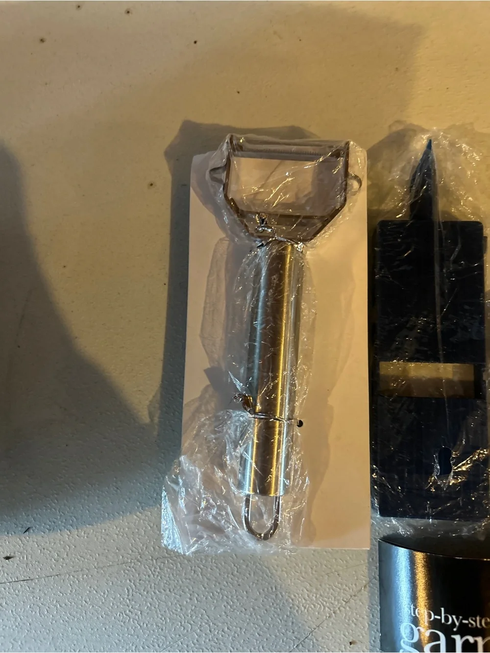 NWT Titan Garnishing Guide with Peeler and Accessories and directions